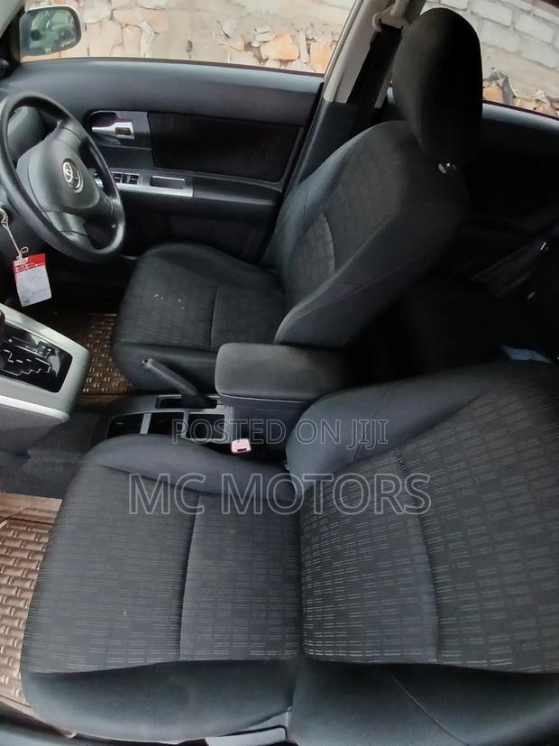 Toyota Corolla Rumion 2011 Silver