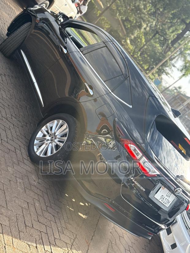 Toyota Harrier 2.0 2017 Black