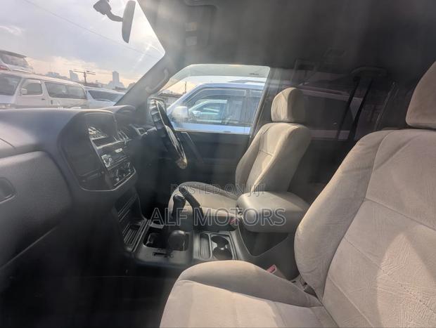 Mitsubishi Pajero 2006 Silver
