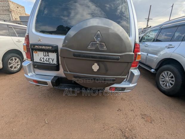 Mitsubishi Pajero 2006 Silver