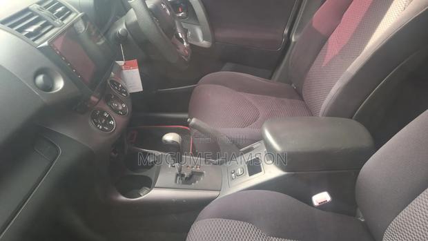 Toyota RAV4 2010 Silver