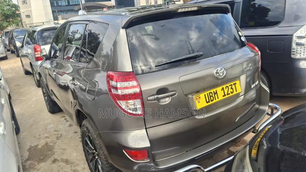 Toyota RAV4 2011 Silver
