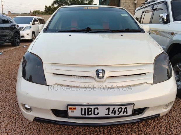 Toyota IST 2006