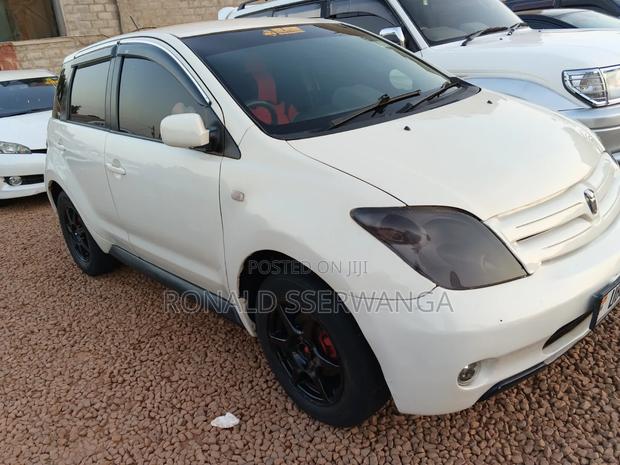Toyota IST 2006