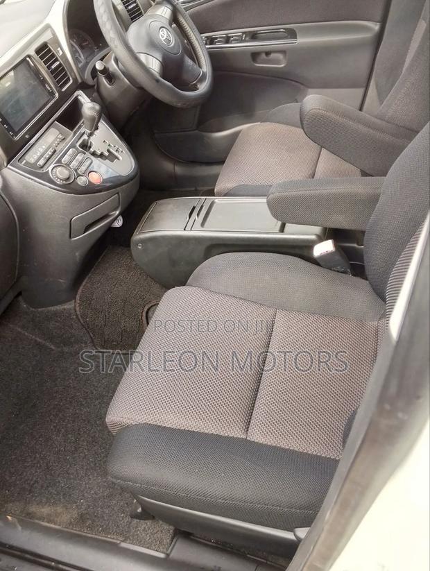 Toyota Wish 2009 White