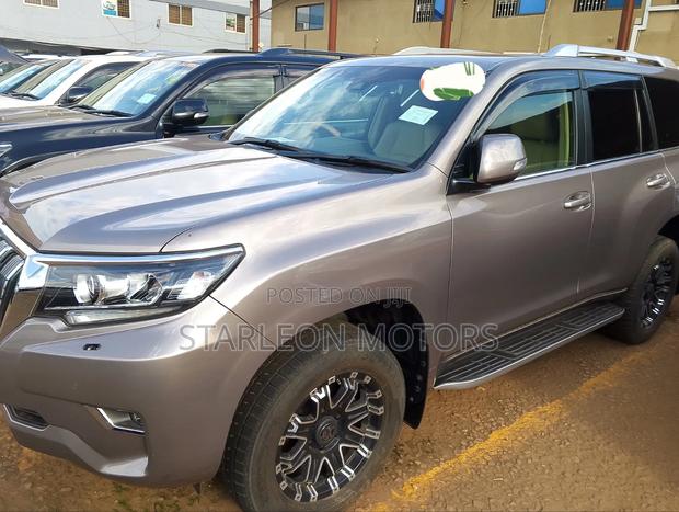 Toyota Land Cruiser Prado 2018 Gray