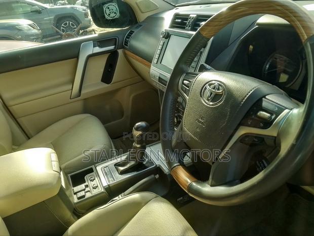 Toyota Land Cruiser Prado 2018 Gray