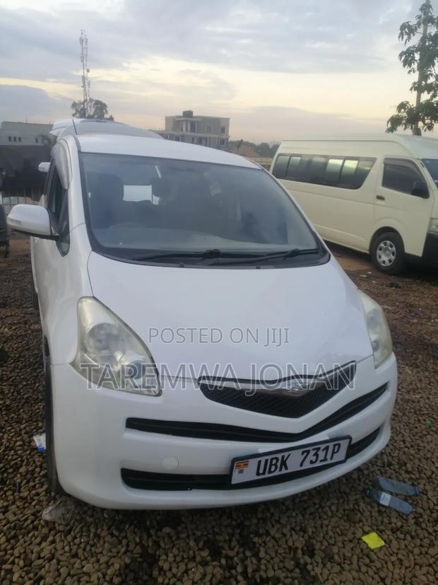 Toyota Ractis 2008 White