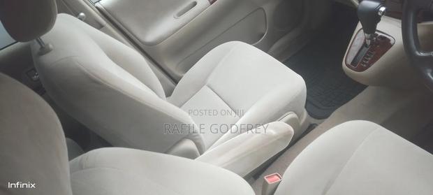 Toyota Corolla Spacio 2004 Gold