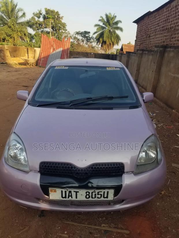 Toyota Vitz 2004 Pink