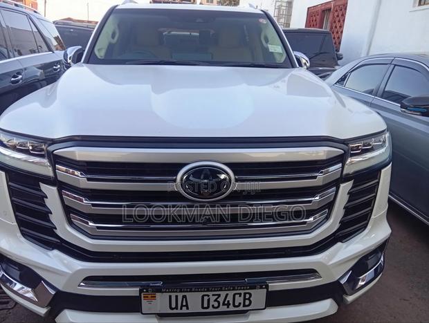 Toyota Land Cruiser 2023 White