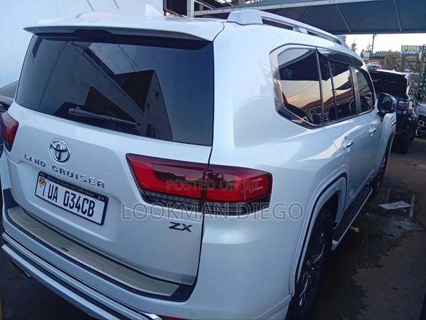 Toyota Land Cruiser 2023 White