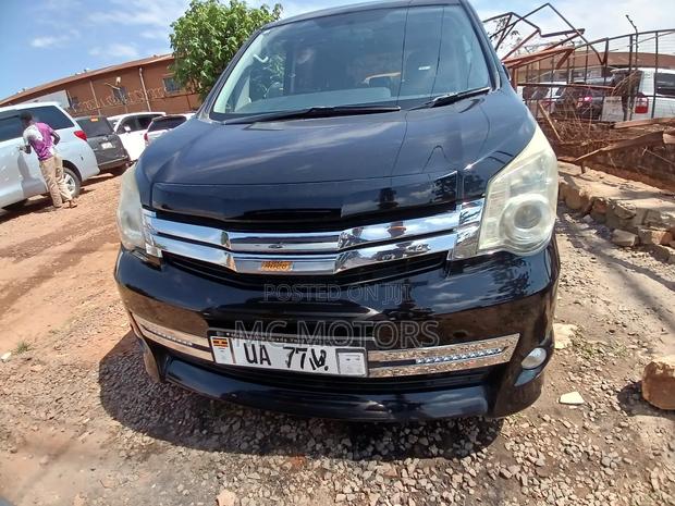 Toyota Noah 2012 Black
