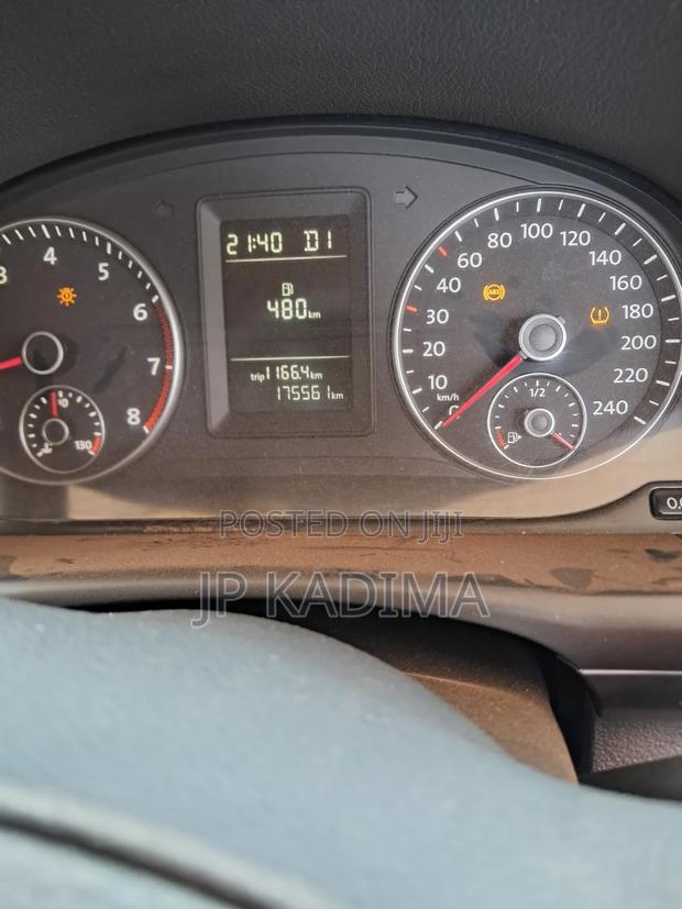 Volkswagen Touran 2011 Black