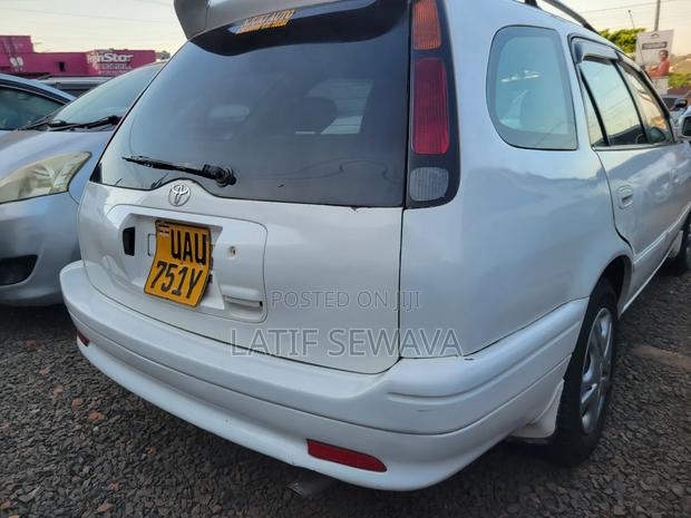 Toyota Carib 1998 White