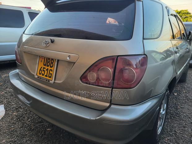 Toyota Harrier 2.2 16V 2003 Silver