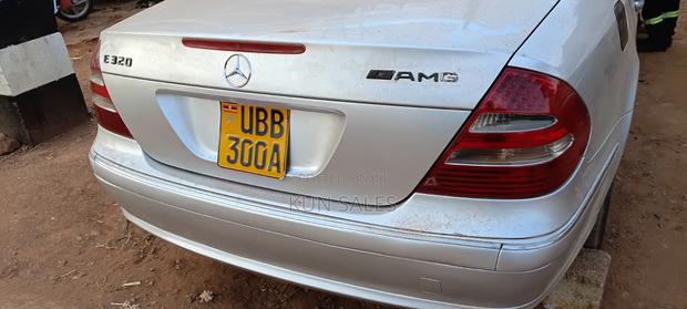 Mercedes-Benz E300 2006 Silver