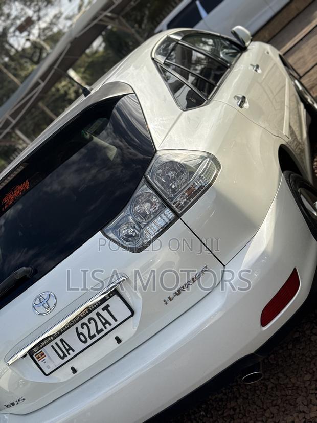 Toyota Harrier 2.4 2011 White