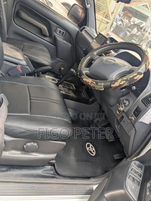 Toyota Land Cruiser Prado 2004 White