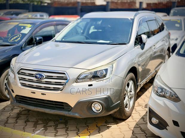 Subaru Outback 2.5i Premium AWD 2016 Gold