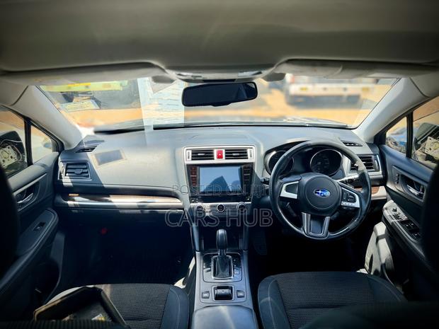 Subaru Outback 2.5i Premium AWD 2016 Gold