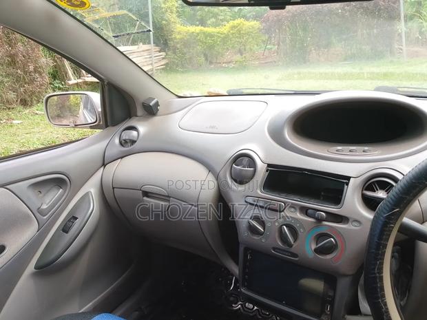 Toyota Platz 2005 Silver