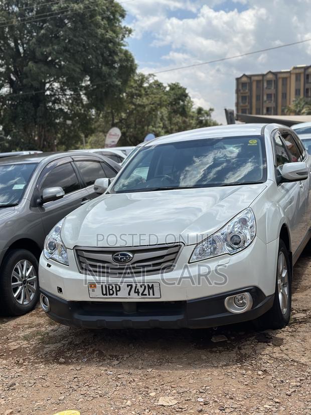 Subaru Outback 2011 White