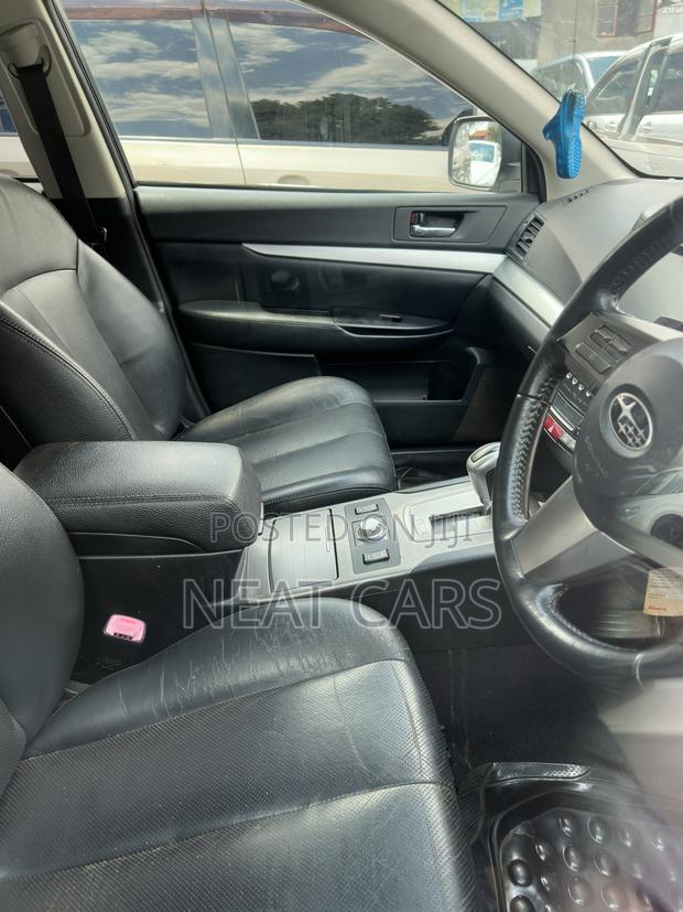 Subaru Outback 2011 White