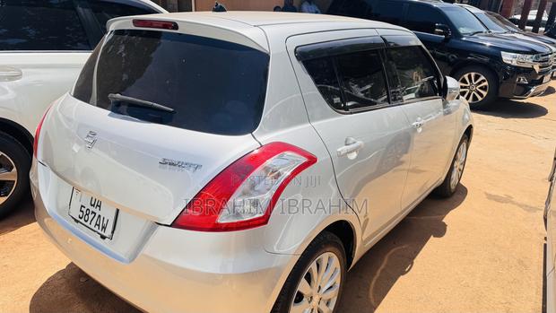 Suzuki Swift 2012 Silver