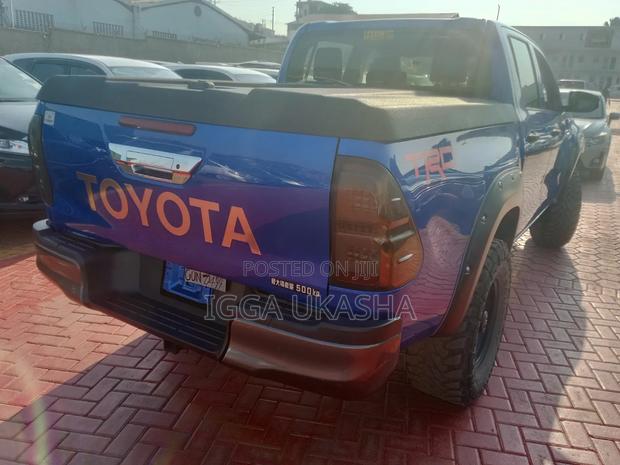 Toyota Hilux 2017 Blue