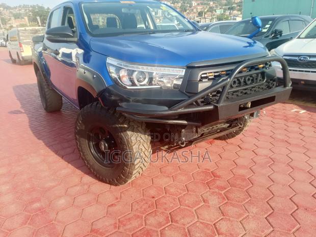 Toyota Hilux 2017 Blue