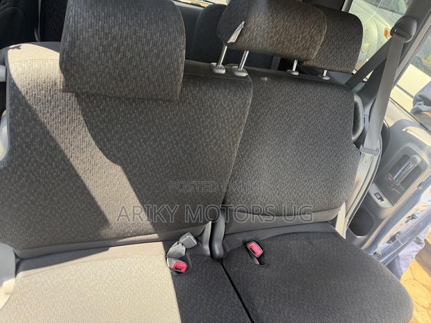 Toyota Sienta 1.5 AWD 2011 Blue