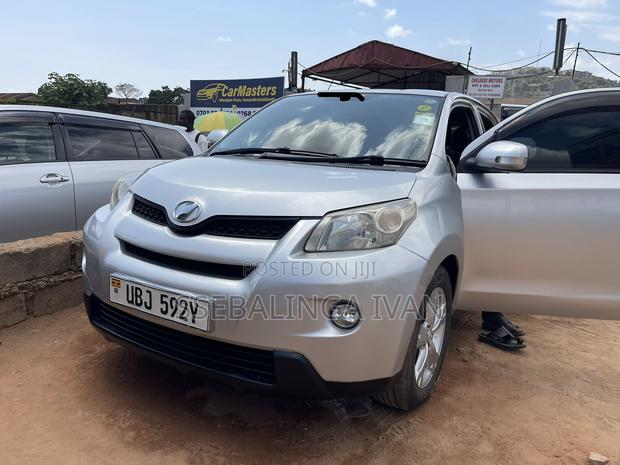 Toyota IST 2008 Silver
