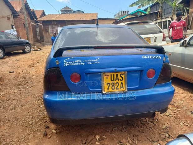 Toyota Altezza 2004 Blue