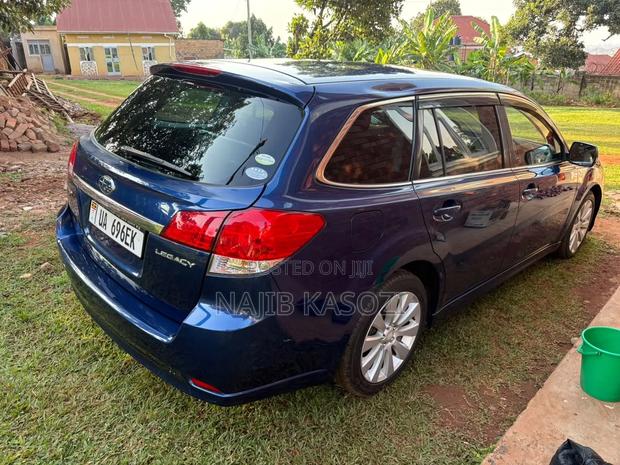 Subaru Legacy 2011 Blue