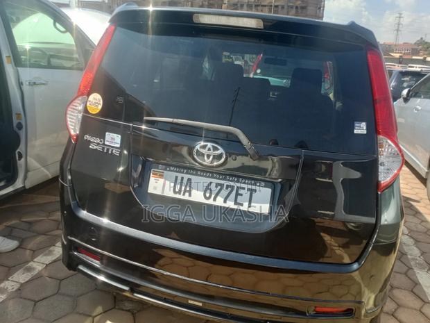 Toyota Passo Sette 2011 Black