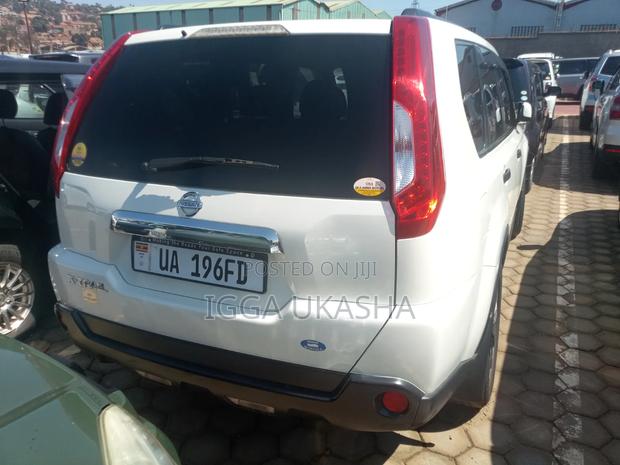 Nissan X-Trail 2011 White