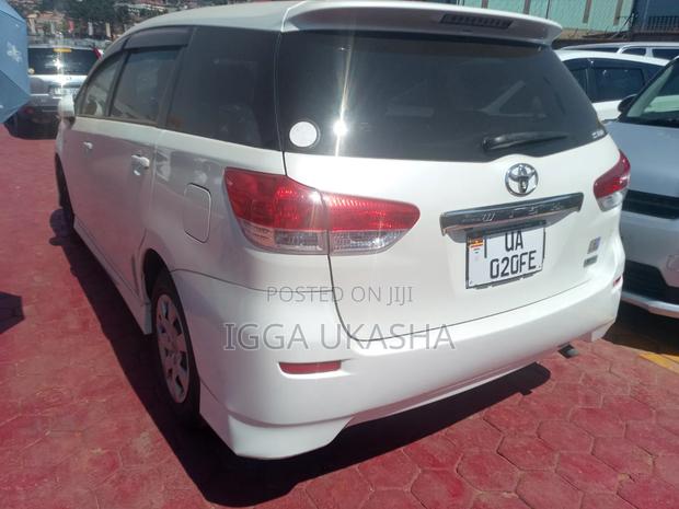 Toyota Wish 2011 White