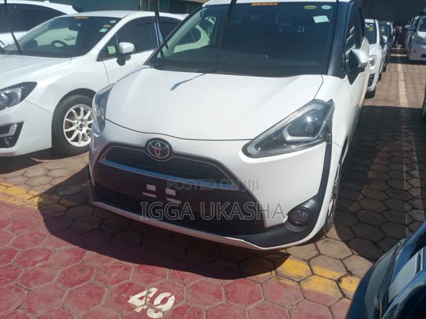 Toyota Sienta 2015 White