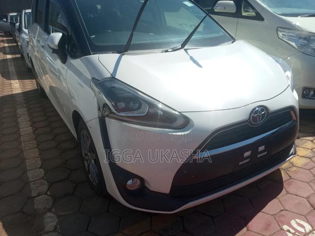 Toyota Sienta 2015 White