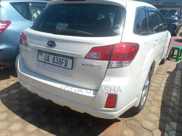 Subaru Outback 2012 White