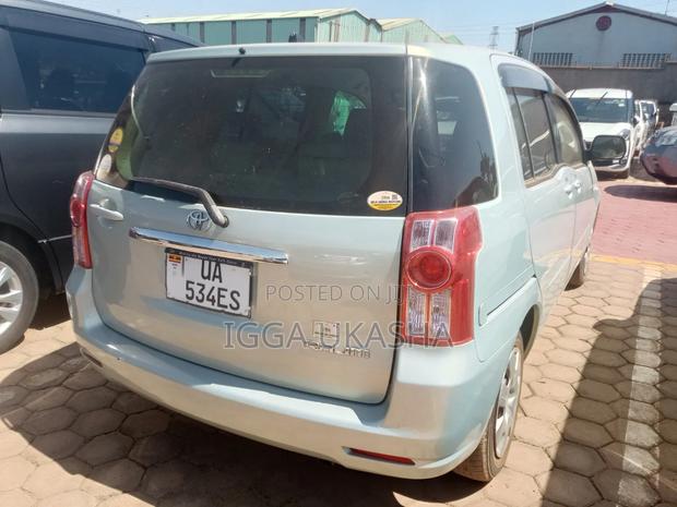 Toyota Raum 2011 Silver