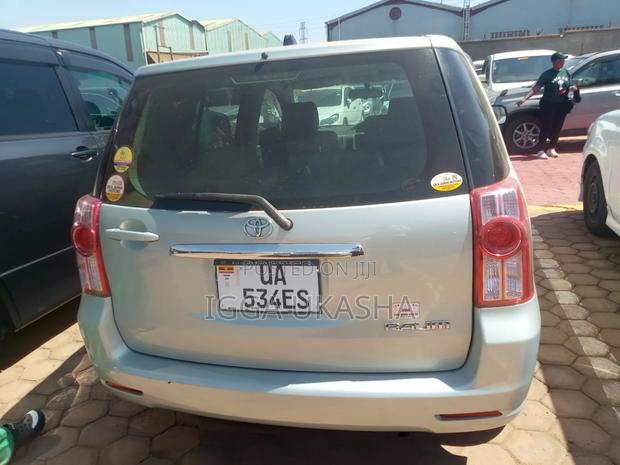 Toyota Raum 2011 Silver