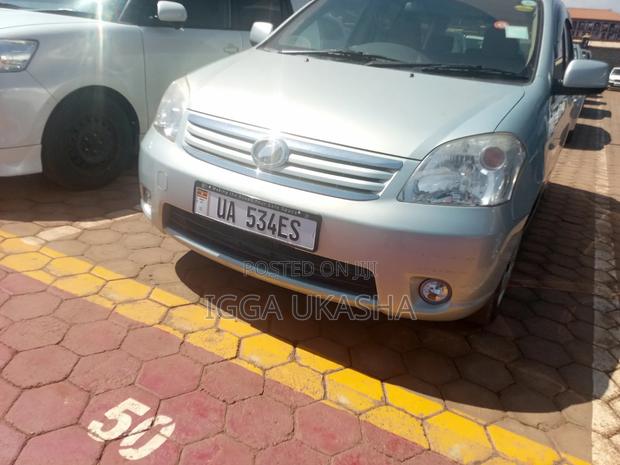 Toyota Raum 2011 Silver