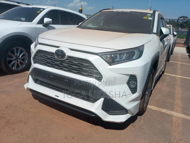 Toyota RAV4 2020 White