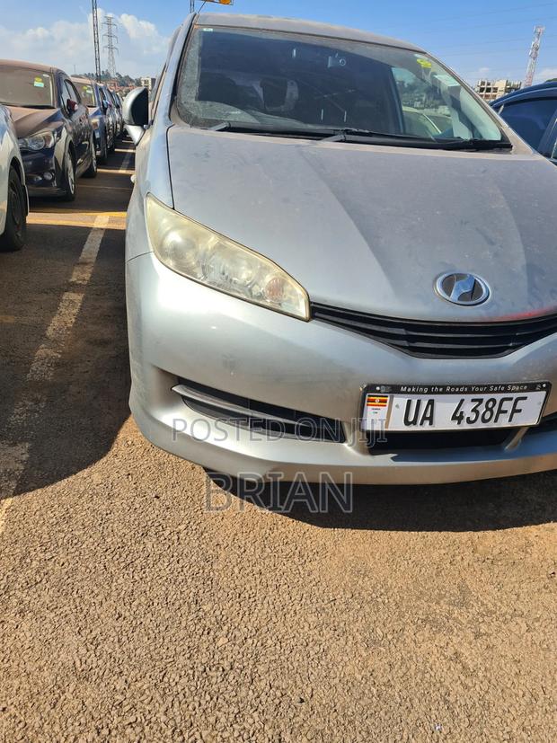 Toyota Wish 2012 Silver