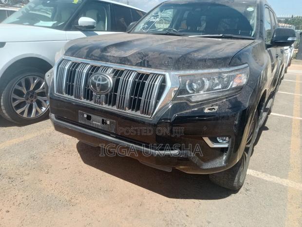 Toyota Land Cruiser Prado 2018 Black
