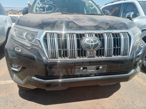 Toyota Land Cruiser Prado 2018 Black