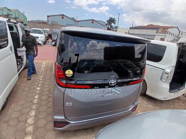 Toyota Noah 2022 Gray