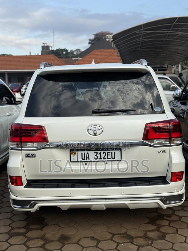 Toyota Land Cruiser 4.6 V8 AX G Selection 2017 White